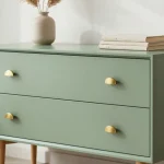 Commode IKEA relookée vert sauge et laiton